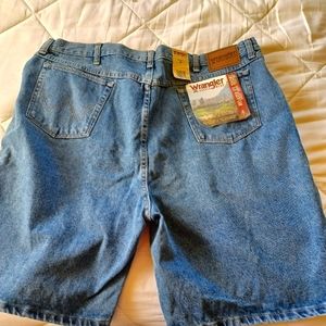 Men's Wrangler Jean shorts Size 46